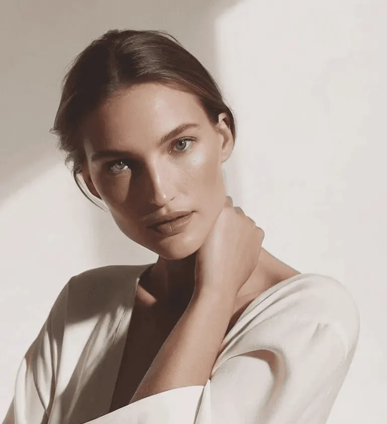 Neck Bands at Roniya Aesthetic Clinic